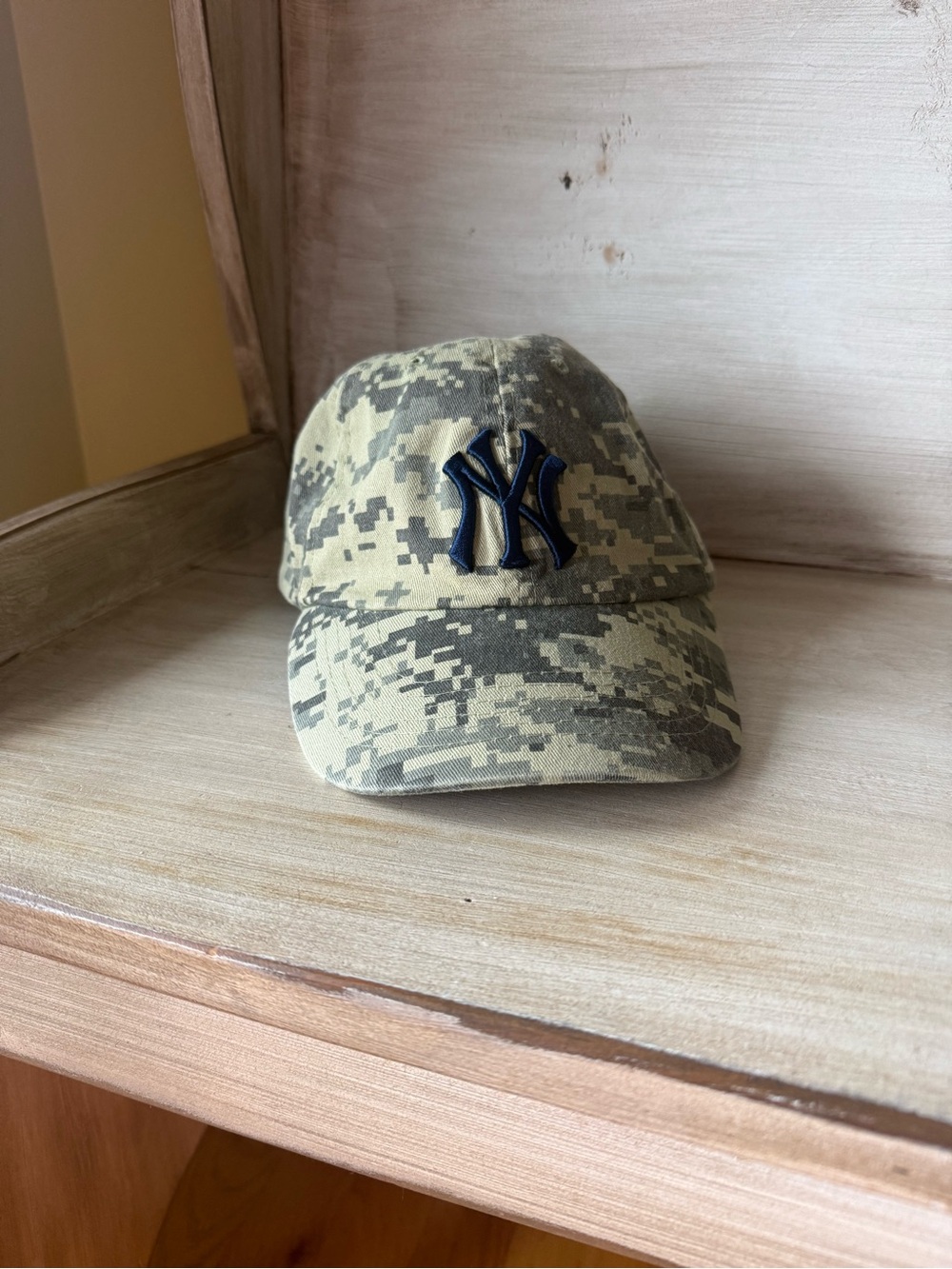 Budweiser New York Yankees Digital Camo Hat Baseball Cap One Size Fits All NY